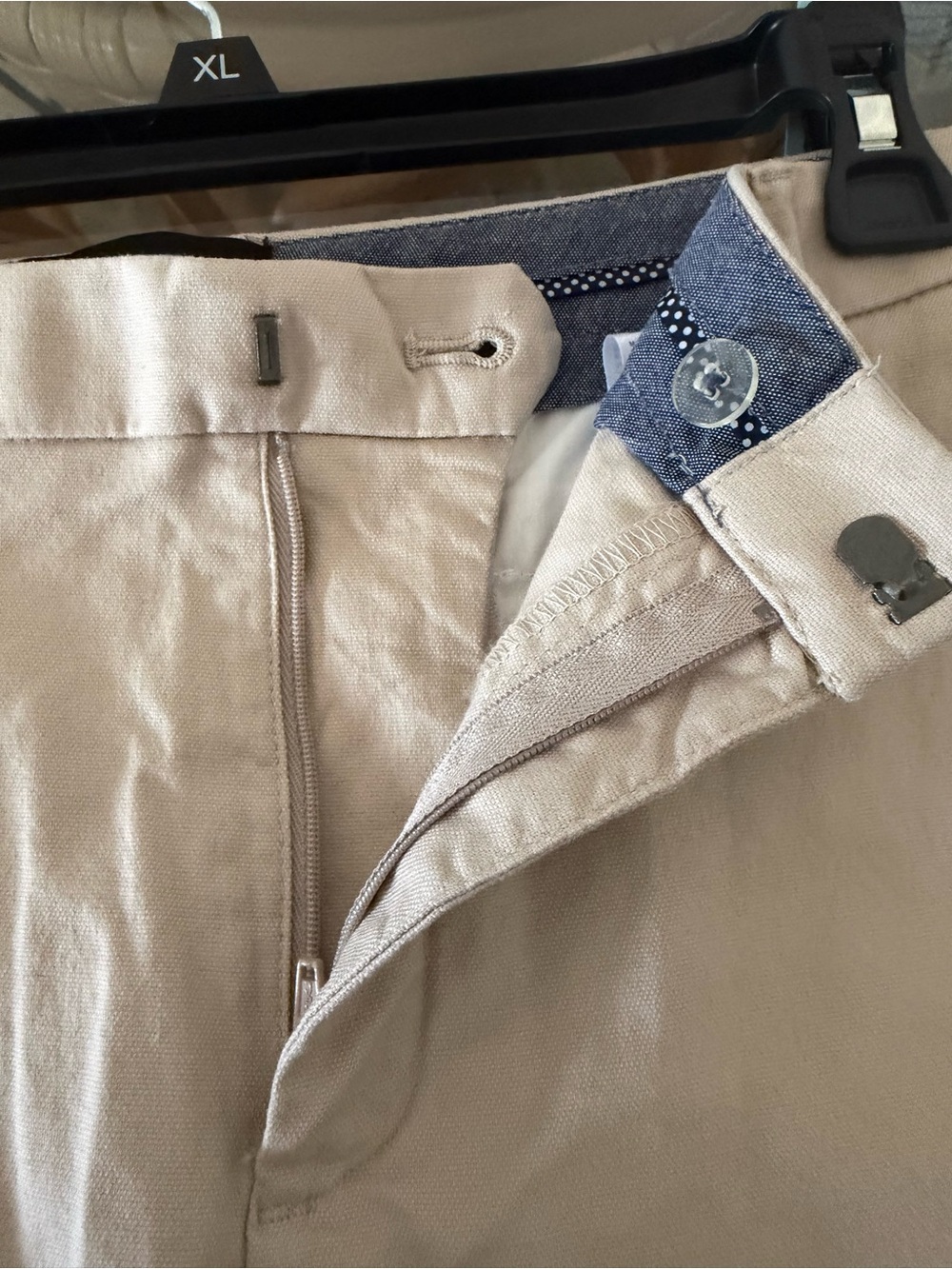 Banan Republic Women’s Khaki Cotton Shorts - Neutral Beige - Picture 3 of 7